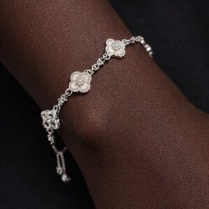 🌙 C706 Silver plated Adjustable clover bracelet